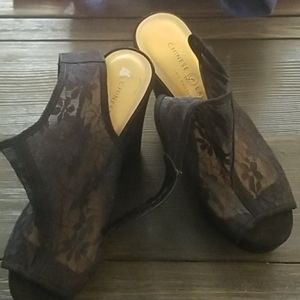 Chinese laundry wedges